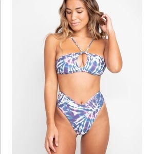 SKATIE swim SET in COACHELLA💙
